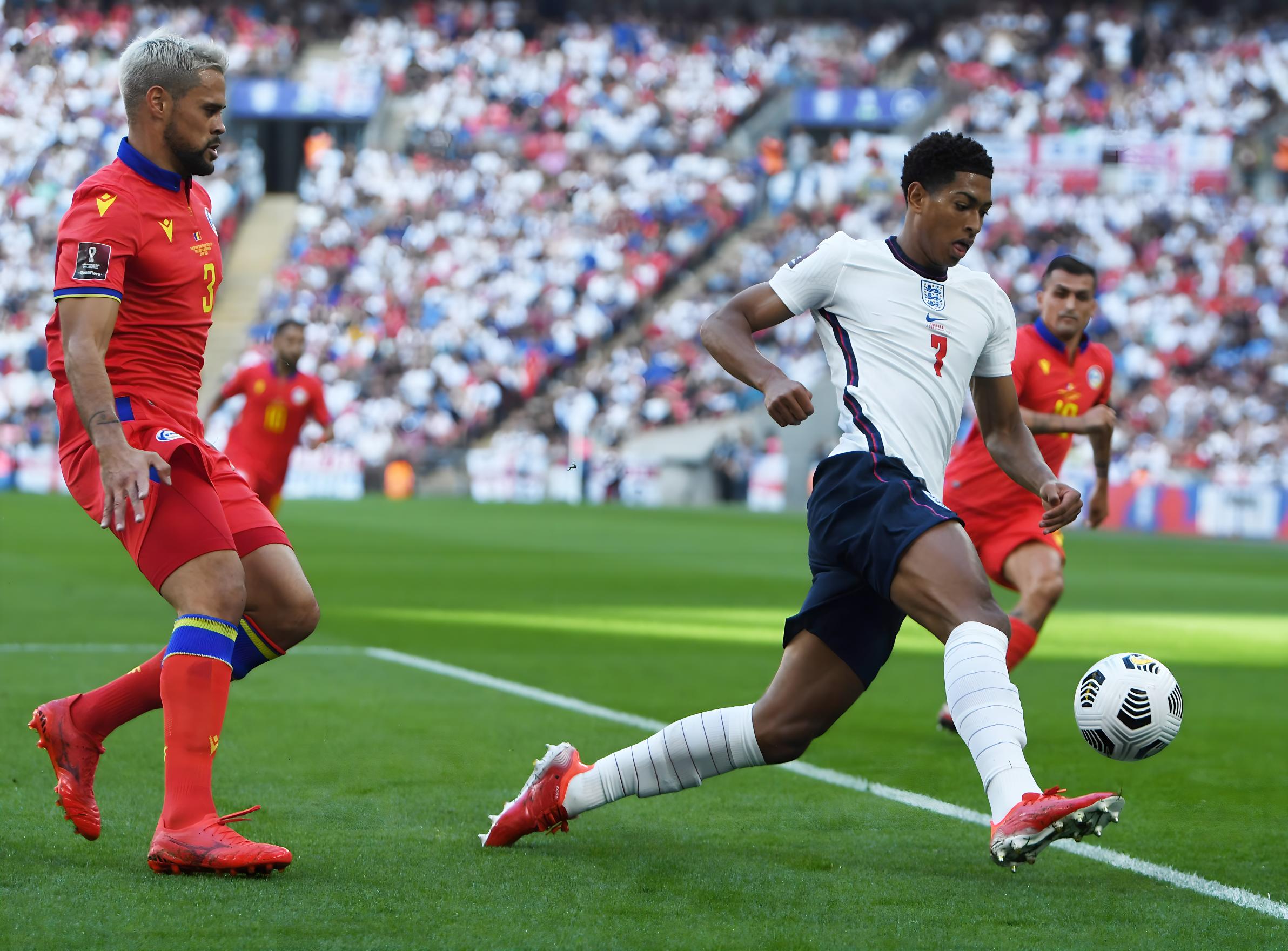 也因亚历山 也因亚历山