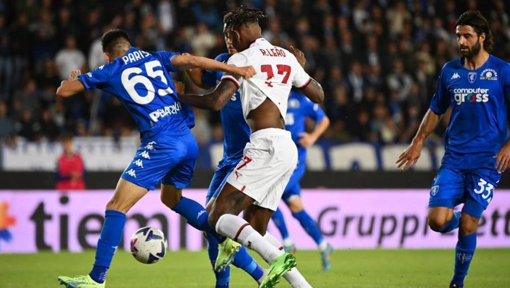 举一动都牵 举一动都牵